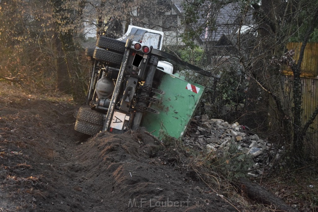 Container LKW umgestuerzt Koeln Brueck Bruecker- Dellbruecker Mauspfad P076.JPG - Miklos Laubert